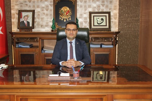 Kaymakamımız Sayın Abdullah Huzeyfe ÇAKMAK’ ın 18 Mart Çanakkale Zaferi ve Şehitleri Anma Günü Mesajı;