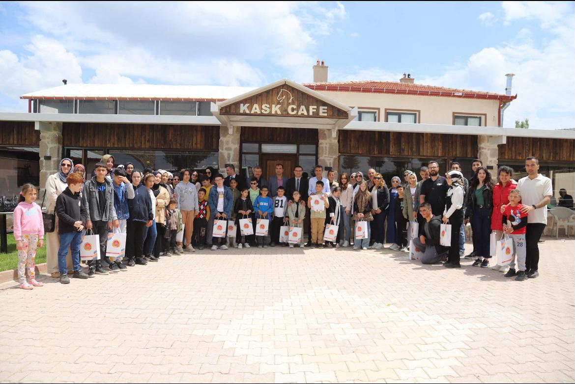 İlçemizde Engelli Haftası Münasebetiyle Özel Eğitim Gören Öğrencilerimiz ve Aileleri ile Birlikte Etkinlik Düzenlendi.